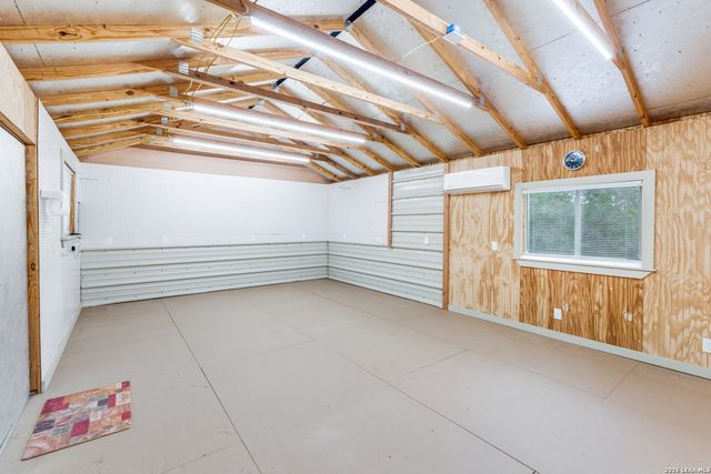 580 County Road 273, Mico, TX 78056
