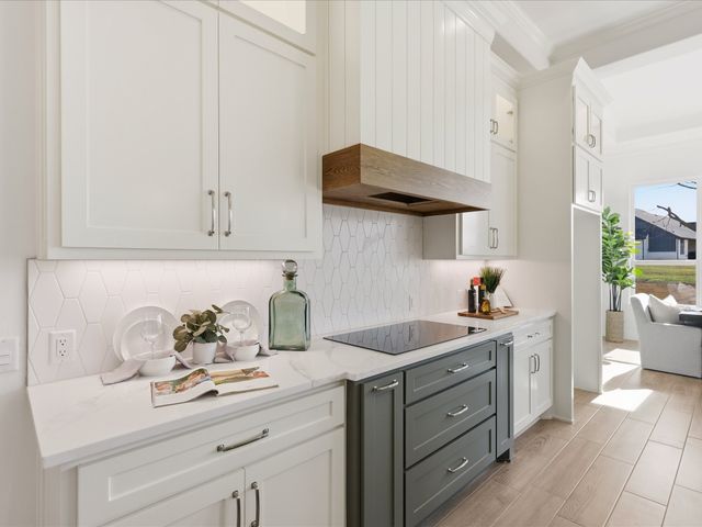 2152 Middlewood Circle, Granbury, TX 76049