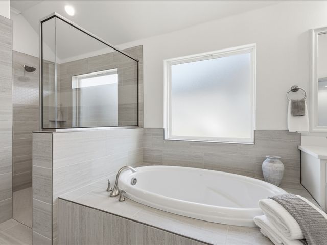 2152 Middlewood Circle, Granbury, TX 76049