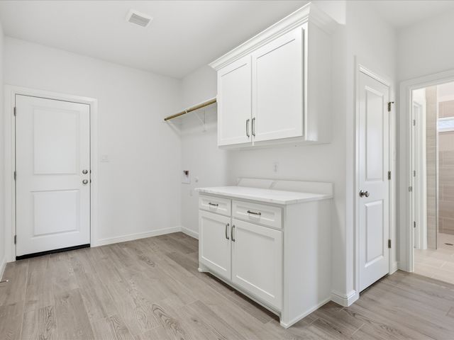 2152 Middlewood Circle, Granbury, TX 76049