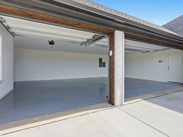 2152 Middlewood Circle, Granbury, TX 76049