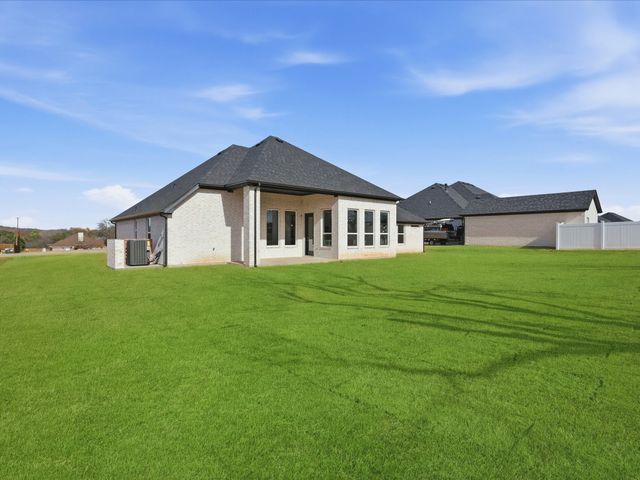 2152 Middlewood Circle, Granbury, TX 76049