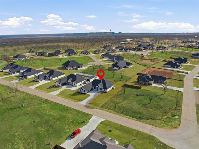 2152 Middlewood Circle, Granbury, TX 76049