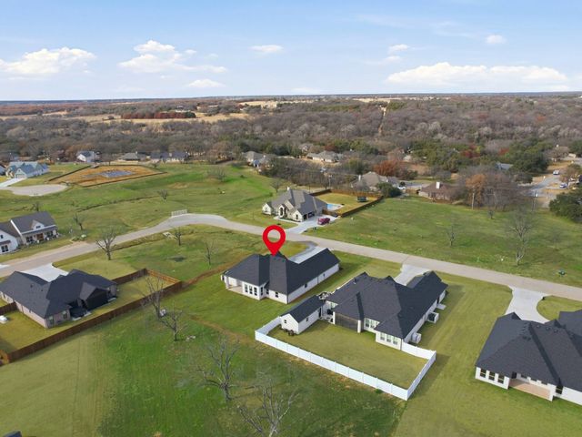 2152 Middlewood Circle, Granbury, TX 76049