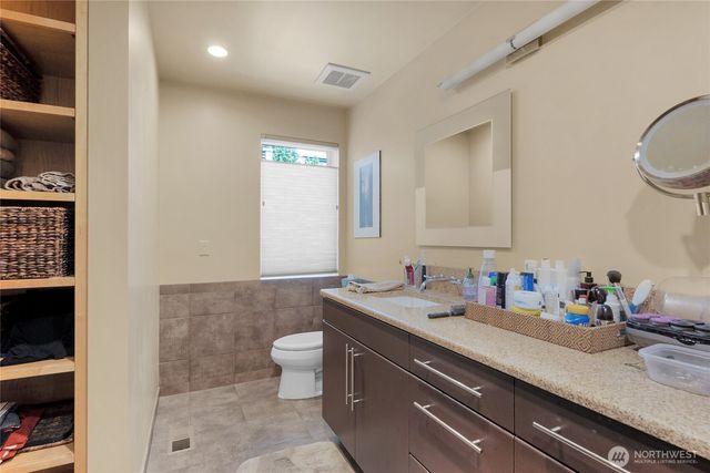 160 Roy Street, Seattle, WA 98109