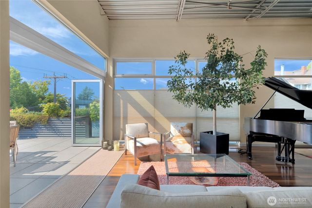 160 Roy Street, Seattle, WA 98109