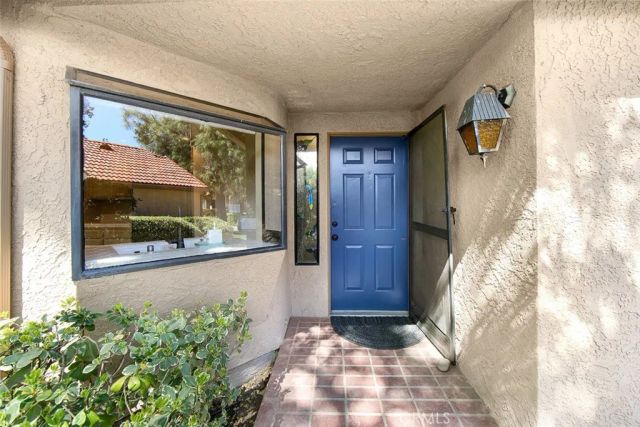 26323 Rainbow Glen, Newhall, CA 91321