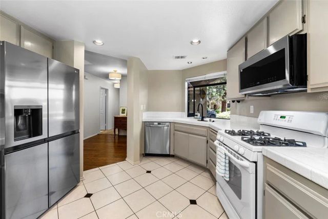 26323 Rainbow Glen, Newhall, CA 91321