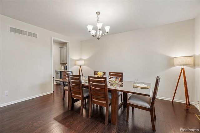 53217 Bay Laurel Lane, South Lyon, MI 48178