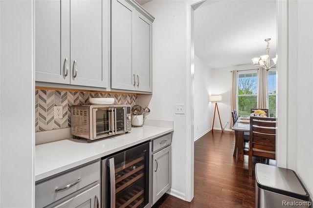 53217 Bay Laurel Lane, South Lyon, MI 48178