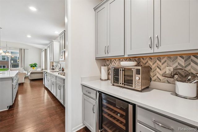 53217 Bay Laurel Lane, South Lyon, MI 48178