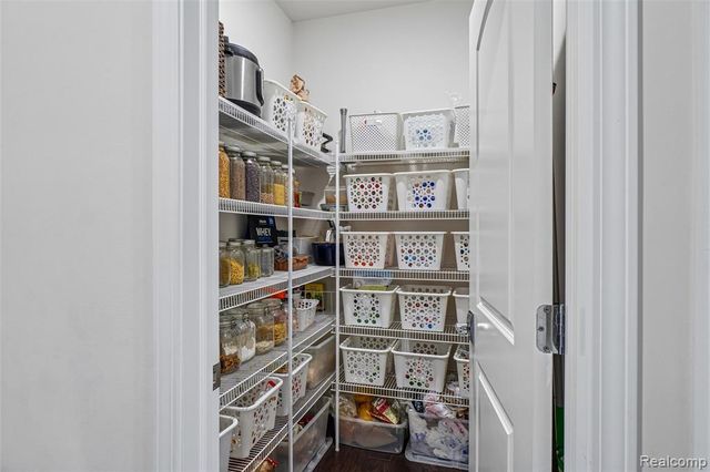 53217 Bay Laurel Lane, South Lyon, MI 48178