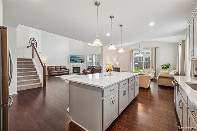 53217 Bay Laurel Lane, South Lyon, MI 48178