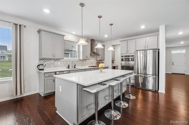 53217 Bay Laurel Lane, South Lyon, MI 48178
