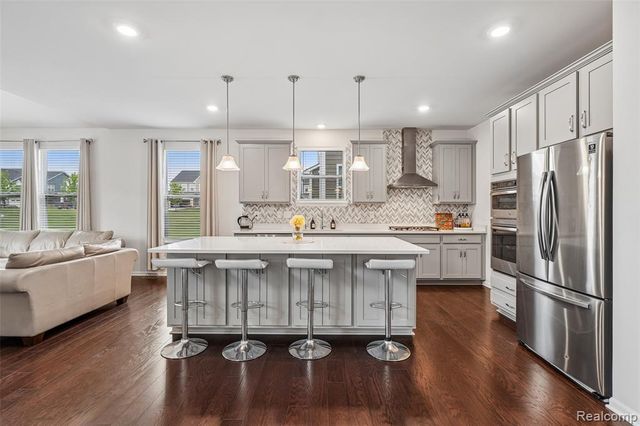 53217 Bay Laurel Lane, South Lyon, MI 48178