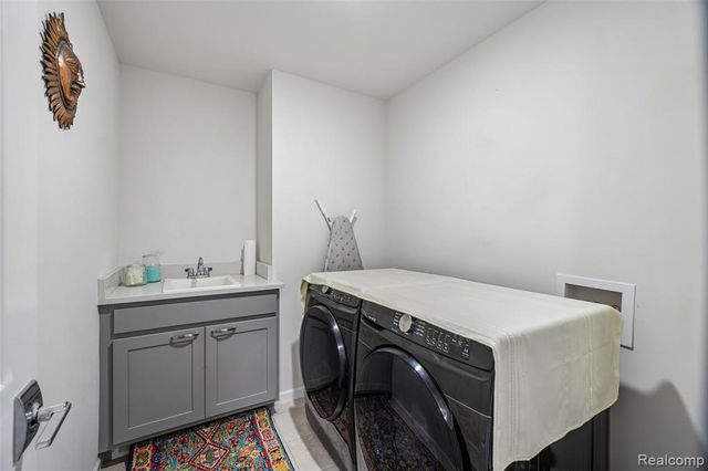 53217 Bay Laurel Lane, South Lyon, MI 48178