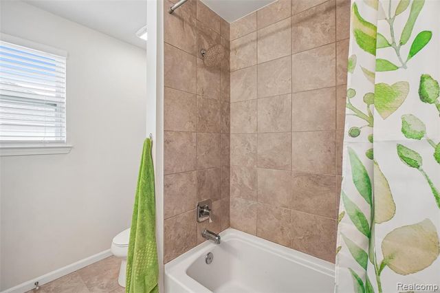 53217 Bay Laurel Lane, South Lyon, MI 48178
