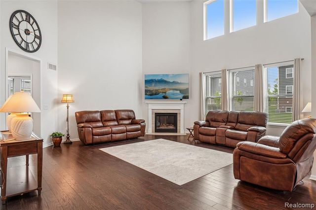 53217 Bay Laurel Lane, South Lyon, MI 48178