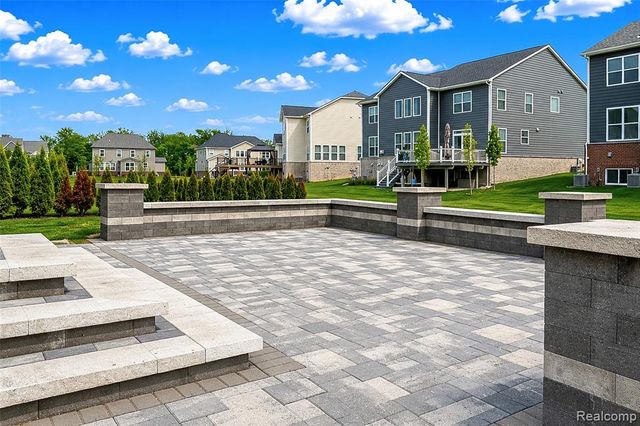 53217 Bay Laurel Lane, South Lyon, MI 48178