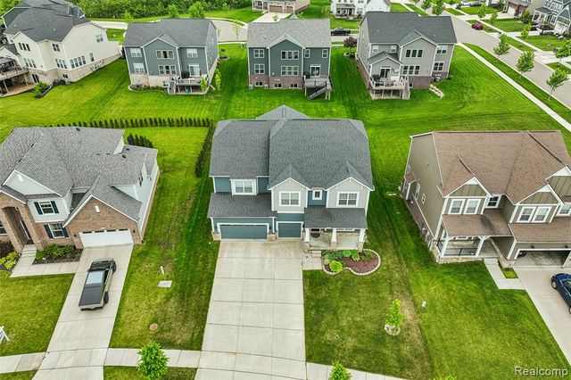 53217 Bay Laurel Lane, South Lyon, MI 48178
