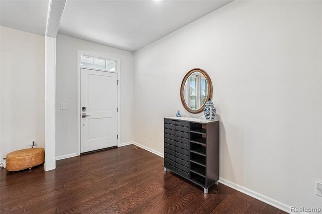 53217 Bay Laurel Lane, South Lyon, MI 48178