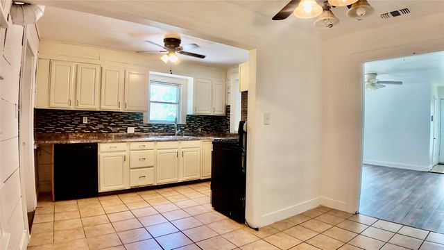 417 Corry A Edwards Drive, Kennedale, TX 76060