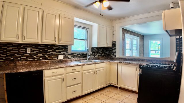 417 Corry A Edwards Drive, Kennedale, TX 76060