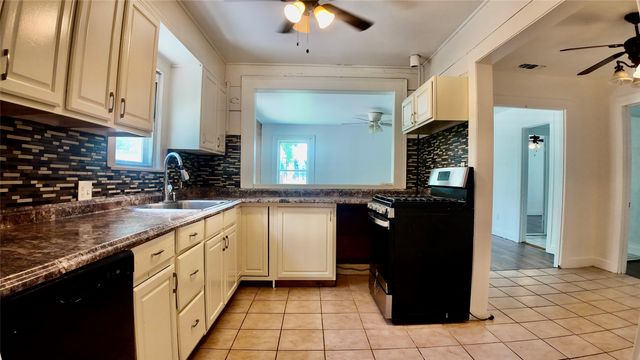 417 Corry A Edwards Drive, Kennedale, TX 76060
