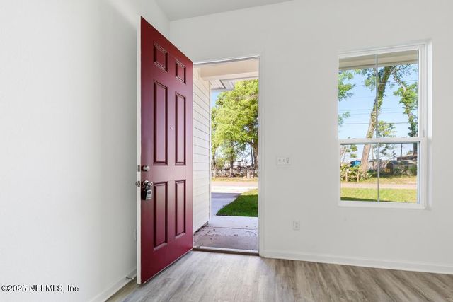 11611 RAFT Road, Jacksonville, FL 32218