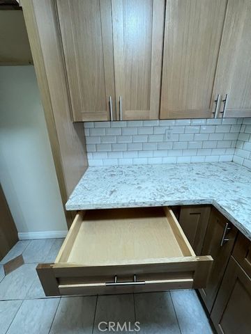 711 N Soldano Avenue 6, Azusa, CA 91702