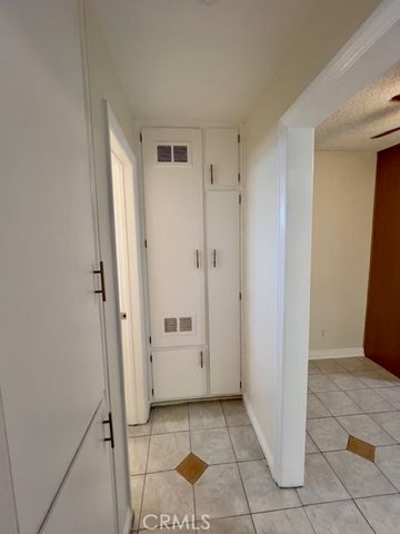 711 N Soldano Avenue 6, Azusa, CA 91702