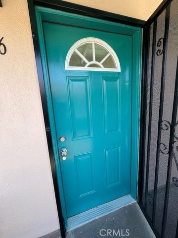 711 N Soldano Avenue 6, Azusa, CA 91702