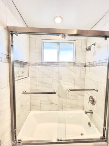 711 N Soldano Avenue 6, Azusa, CA 91702