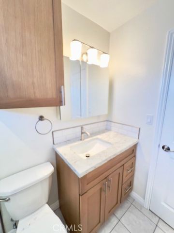 711 N Soldano Avenue 6, Azusa, CA 91702