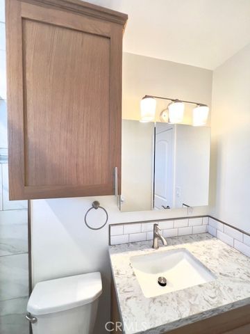 711 N Soldano Avenue 6, Azusa, CA 91702