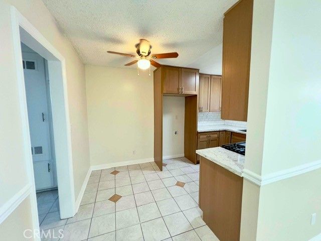 711 N Soldano Avenue 6, Azusa, CA 91702