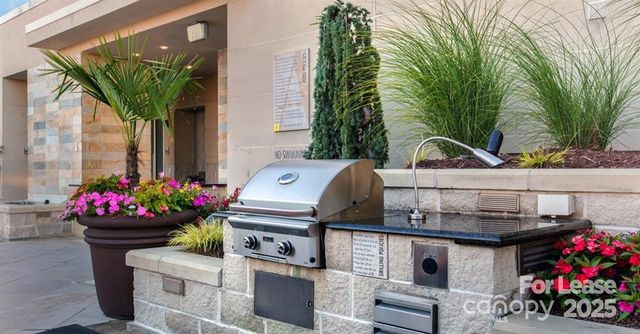 125 W Tremont Avenue B2C, Charlotte, NC 28203