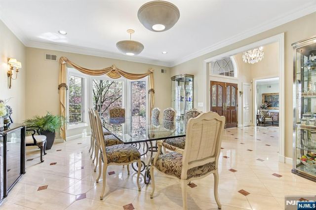 4 Fordham Road, Livingston, NJ 07039