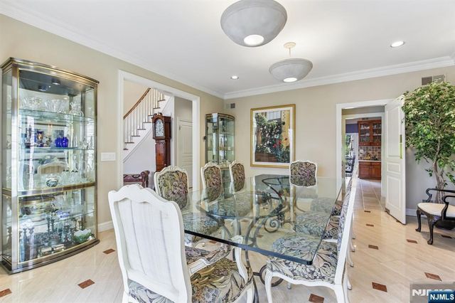 4 Fordham Road, Livingston, NJ 07039