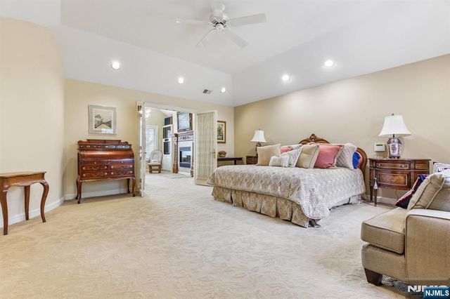 4 Fordham Road, Livingston, NJ 07039
