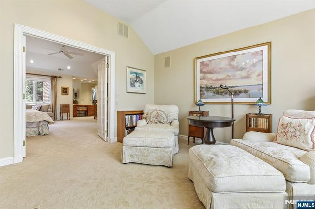 4 Fordham Road, Livingston, NJ 07039