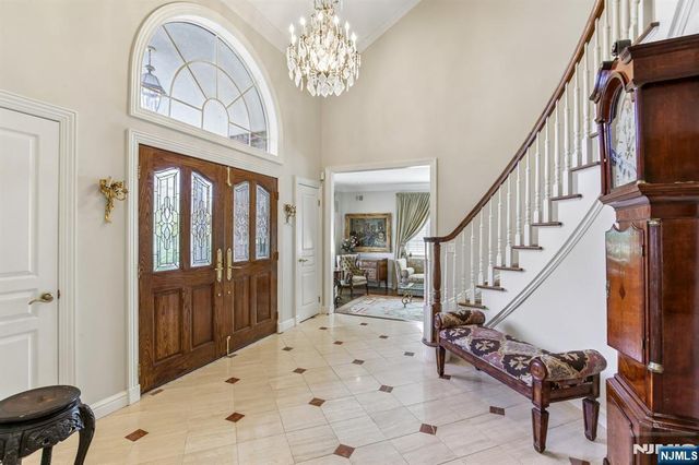 4 Fordham Road, Livingston, NJ 07039