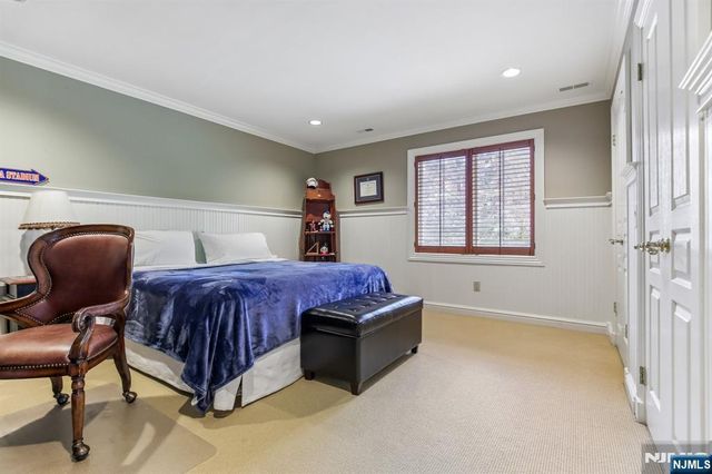 4 Fordham Road, Livingston, NJ 07039