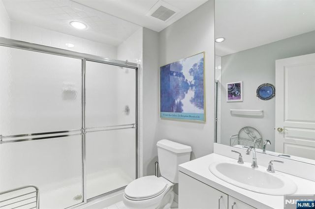 4 Fordham Road, Livingston, NJ 07039