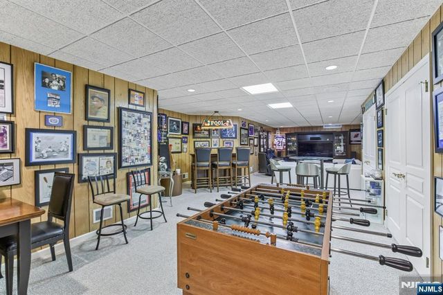 4 Fordham Road, Livingston, NJ 07039