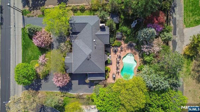 4 Fordham Road, Livingston, NJ 07039