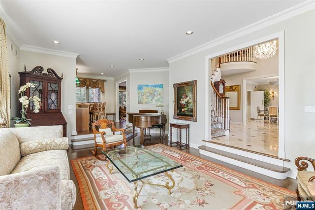 4 Fordham Road, Livingston, NJ 07039