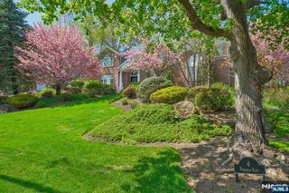 4 Fordham Road, Livingston, NJ 07039