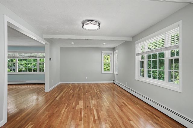 31 Lakeshore Dr, Hudson, MA 01749