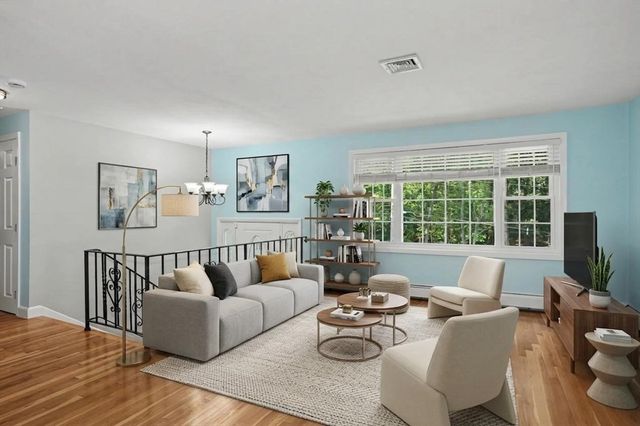 31 Lakeshore Dr, Hudson, MA 01749